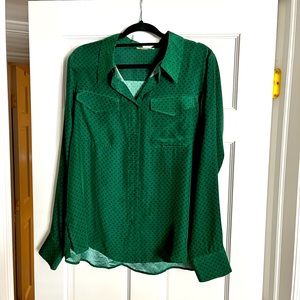Gold Hawk green silk blouse 100% silk